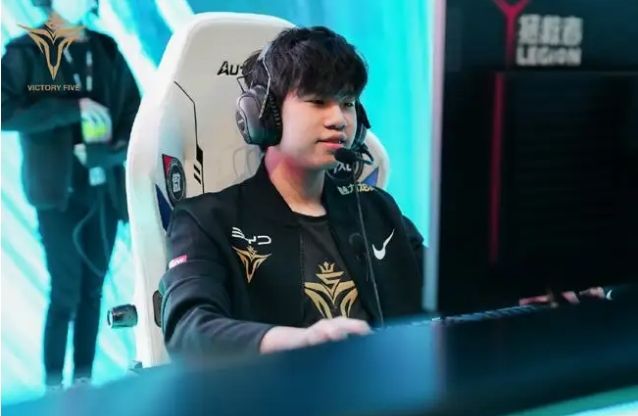 而对于曾在 而对于曾在