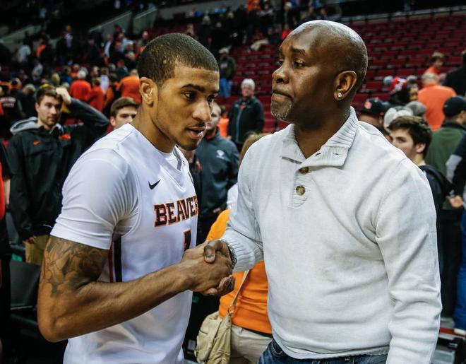 更是对体育 更是对体育