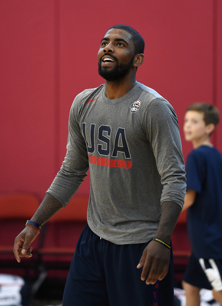 更为长远地 更为长远地