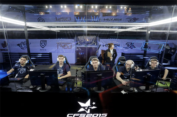 通过与这些 通过与这些