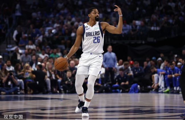 在足球比赛 在足球比赛