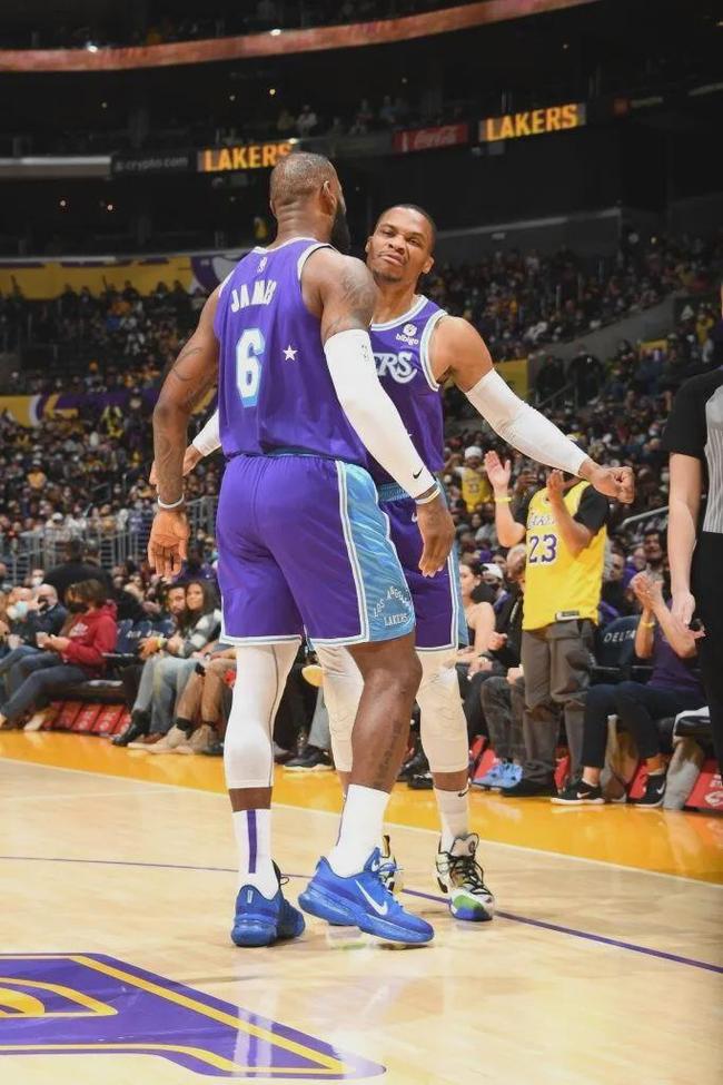 insani： ＂随着exit进入他现在的角色，他比我见过的任何时候都要好＂