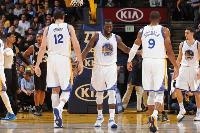 迫使雄鹿内 迫使雄鹿内